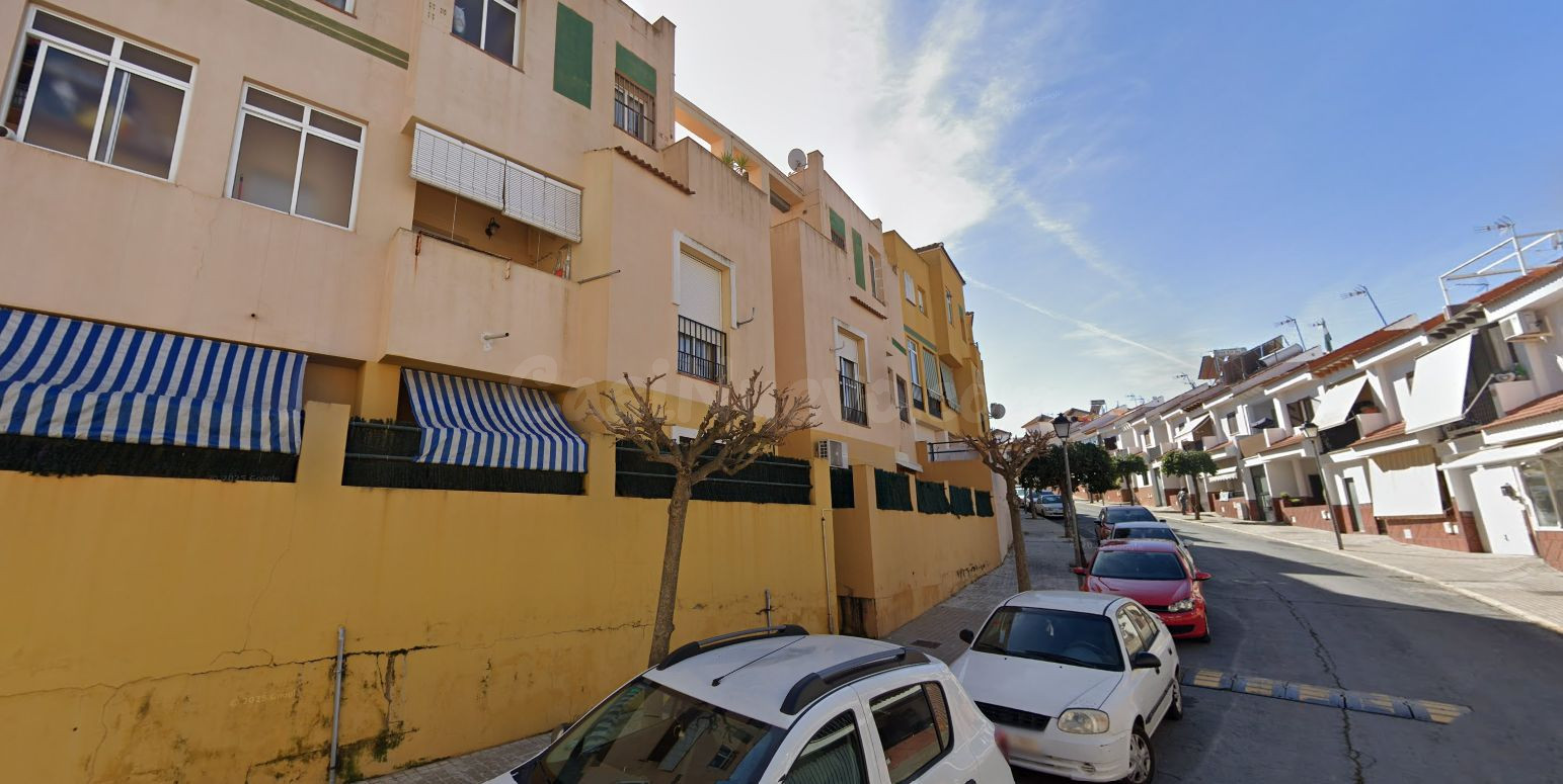 Se vende Piso OKUPADO en Calle Calle El Portil 9 Lepe, (Huel - foto 3