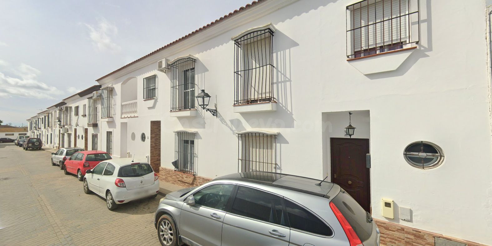 Se vende Casa Adosada OKUPADA en Calle Ejido 34 Villablanca, (Huelva).