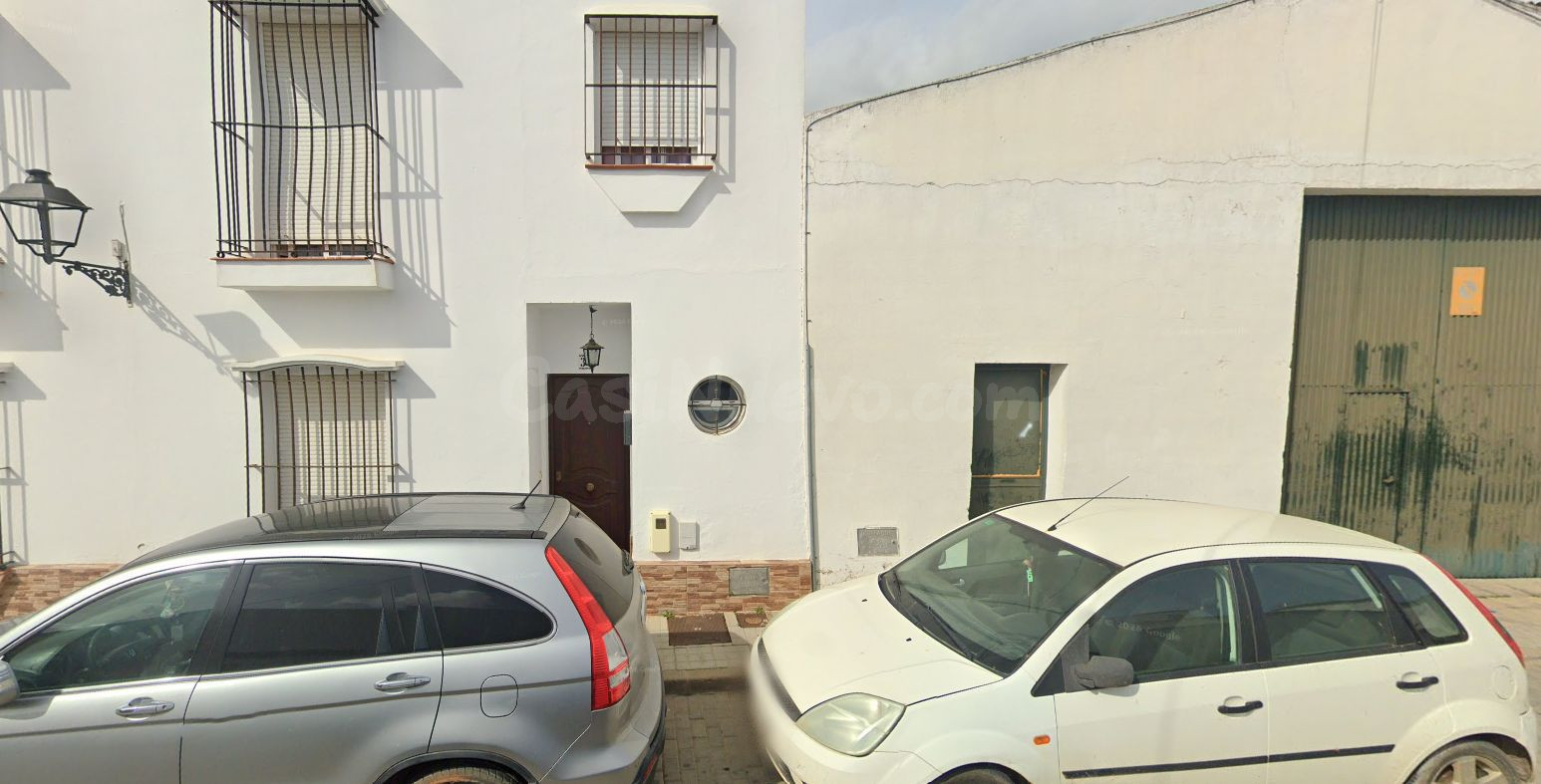 Se vende Casa Adosada OKUPADA en Calle Ejido 34 Villablanca, - foto 3
