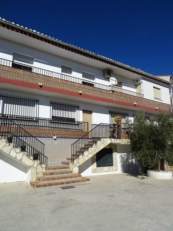 Se vende Piso OKUPADO en Camino Camino Gibar 5 Diezma, (Granada).