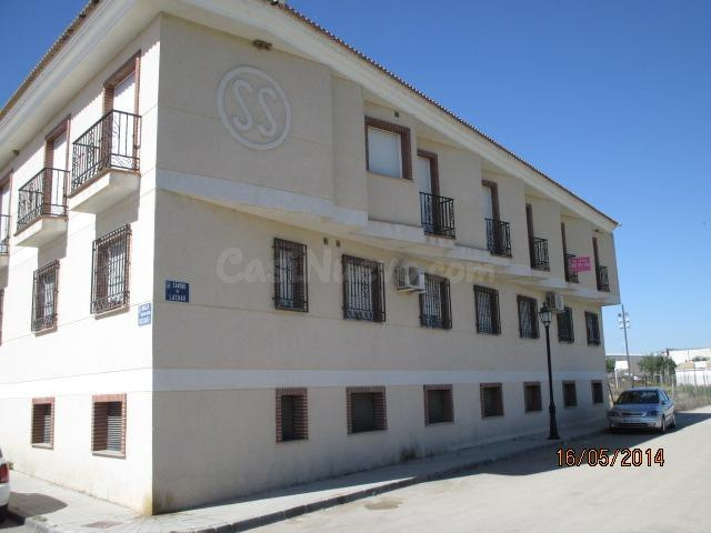 Se vende Piso OKUPADO en Calle Becquer 10 Cijuela, (Granada).