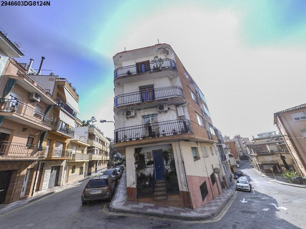 Se vende Piso OKUPADO en Calle Calle Maria Lluisa 4 Blanes, (Girona).