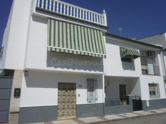 Se vende casa Adosada OKUPADA en Calle Calle Maestro Andres Ramirez 2 Chauchina, (Granada).