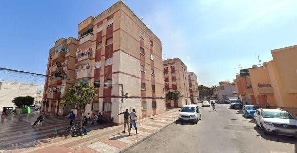 Se vende Piso OKUPADO en Calle Saturno 4 Roquetas de Mar, (A - foto 5