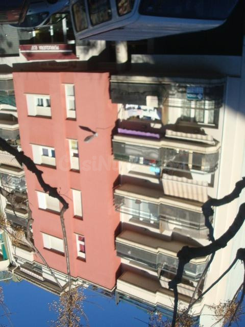 Se vende Piso OKUPADO en Calle Plaza Catalunya 34 Salt, (Girona).