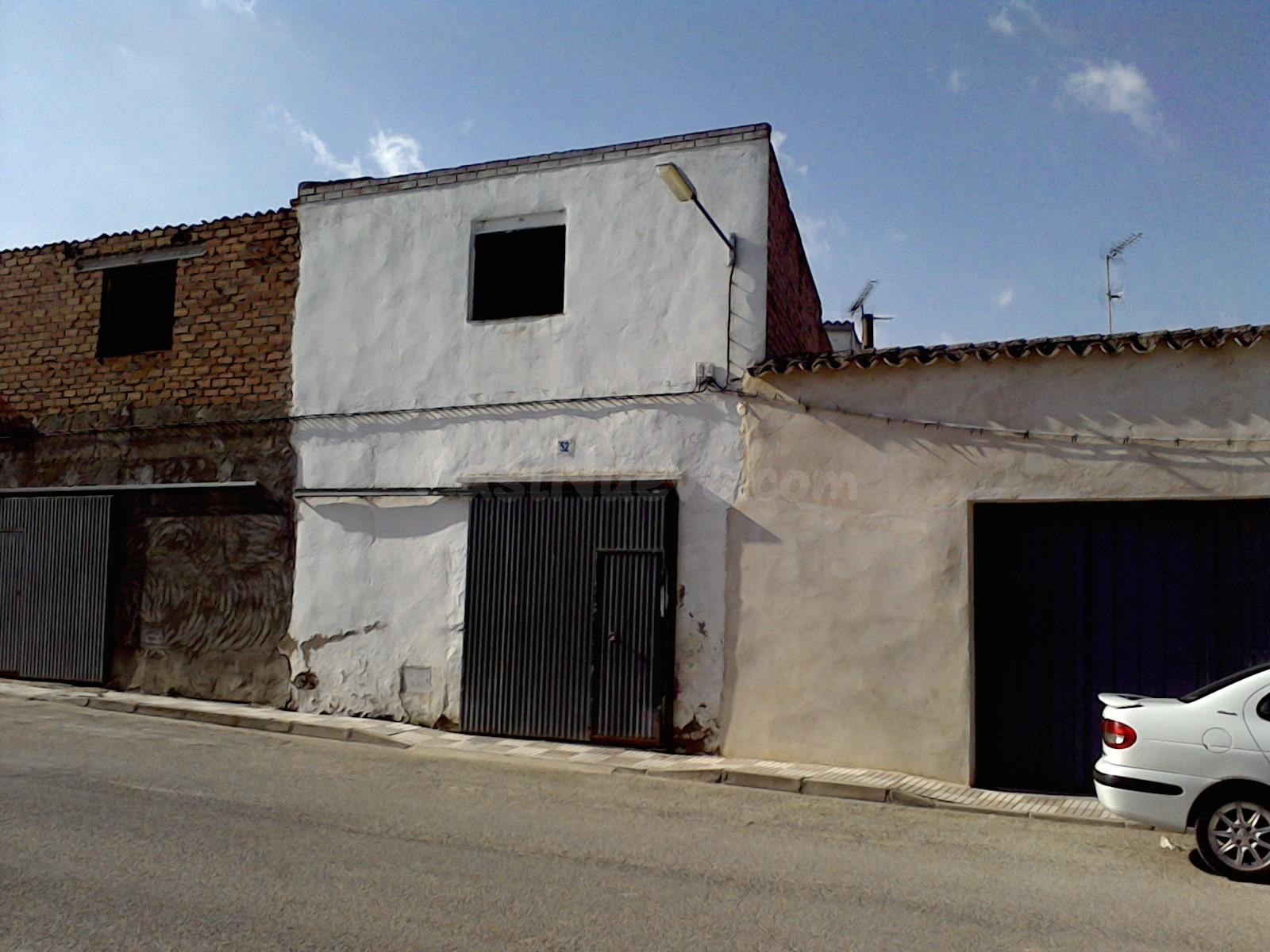 Se vende Casa OKUPADA en Calle Siglo XIV 23 Villa de Don Fadrique, (La) (Toledo).