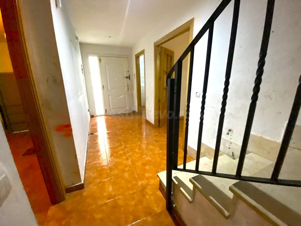 Se vende Casa Adosada OKUPADA en Calle Cerrillo 31 Hormigos, - foto 4
