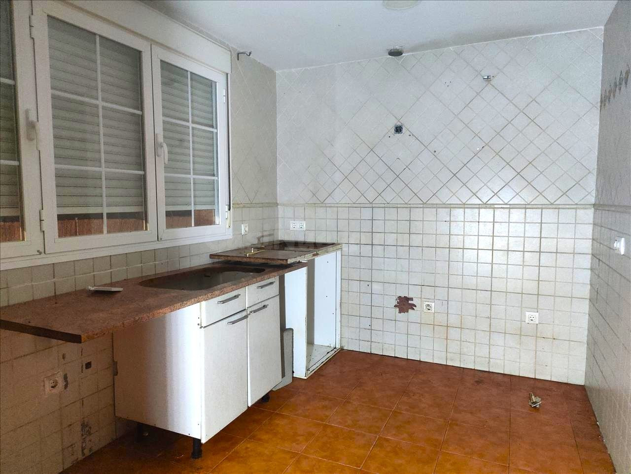 Se vende Casa Adosada OKUPADA en Calle Cerrillo 31 Hormigos, - foto 5