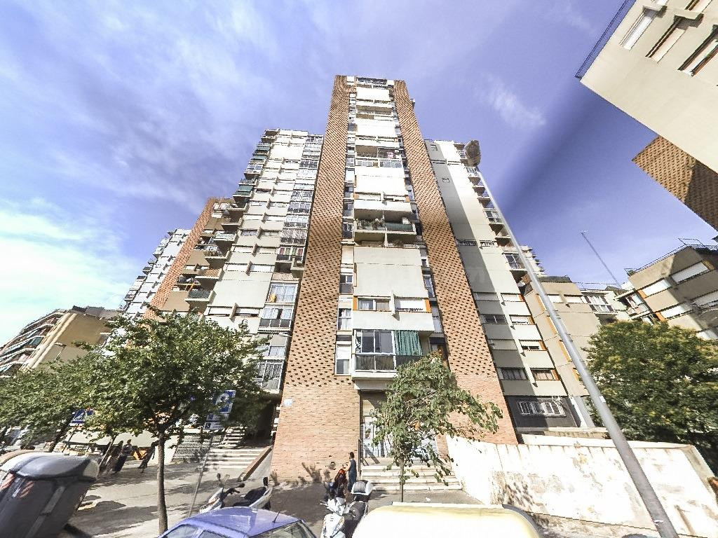 Se vende Piso OKUPADO en Calle Mare De Deu De Port 407 Barce - foto 4