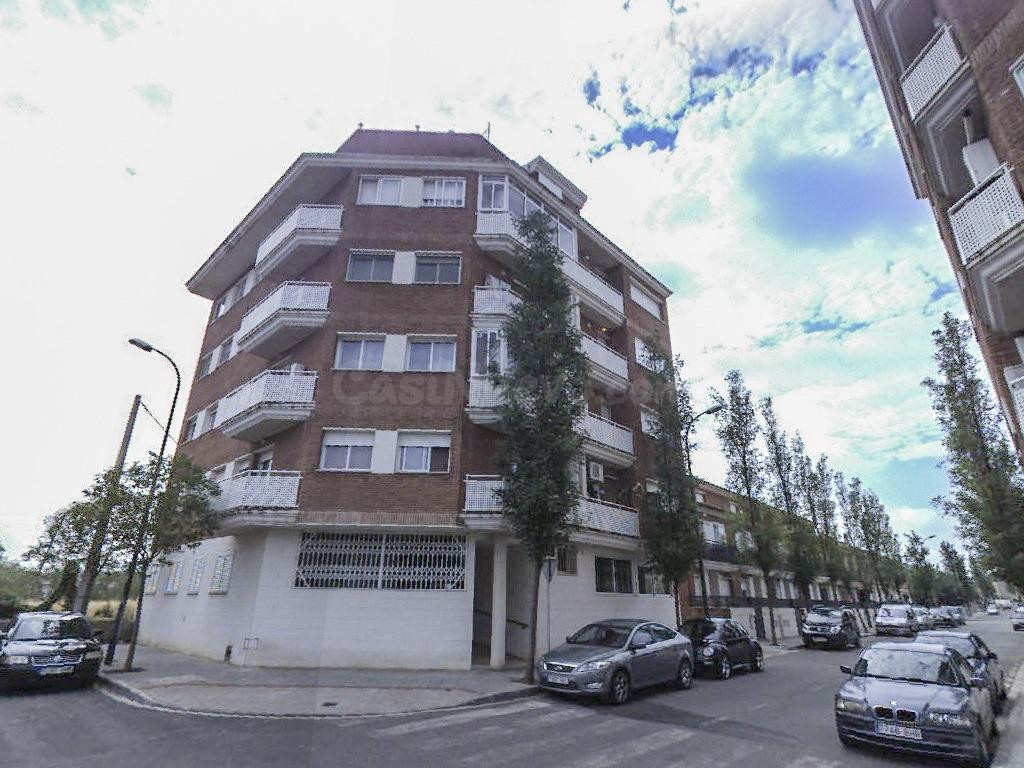 Se vende Piso OKUPADO en Calle HOSPITALET DE L INFANT 1 Reus, (Tarragona).