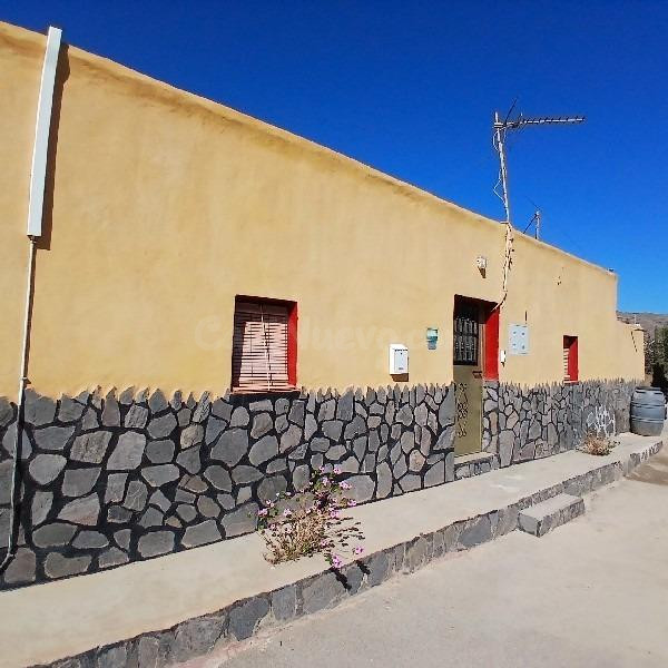 Se vende Chalet OKUPADO en Paraje LA RESERVA 4 Mojonera (La), (Almería).