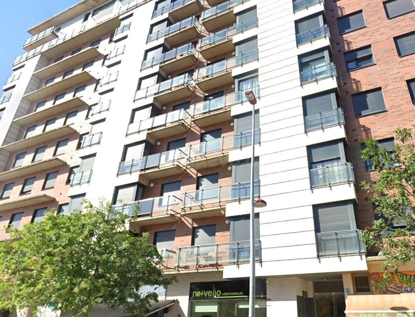 Se vende Piso OKUPADO en Calle Juan Carlos I Rey de España 3