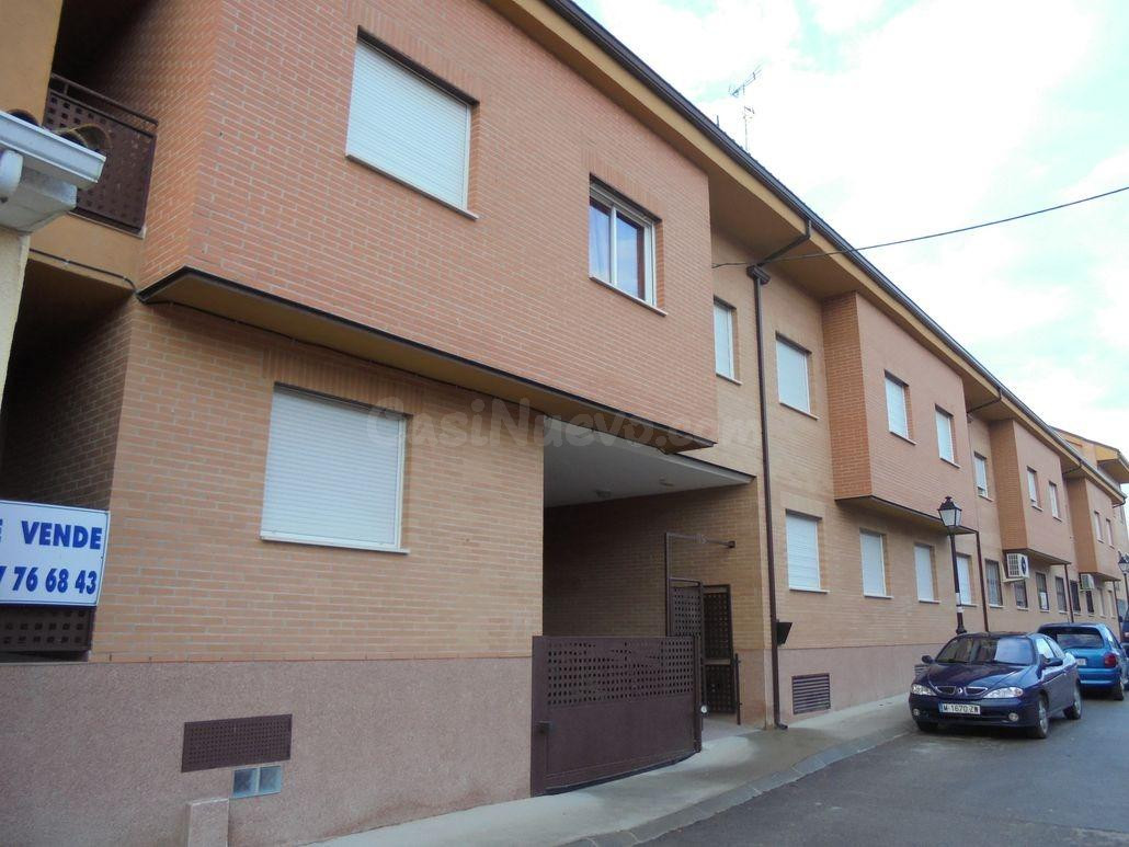 Se vende Piso OKUPADO en Calle Numancia 19 Borox, (Toledo).