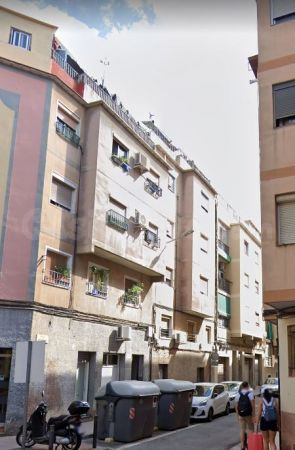 Se vende Piso OKUPADO en Roviralta 5 Santa Coloma de Gramene - foto 3