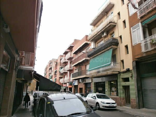 Se vende Piso OKUPADO en Demostenes 28 Sabadell, (Barcelona).