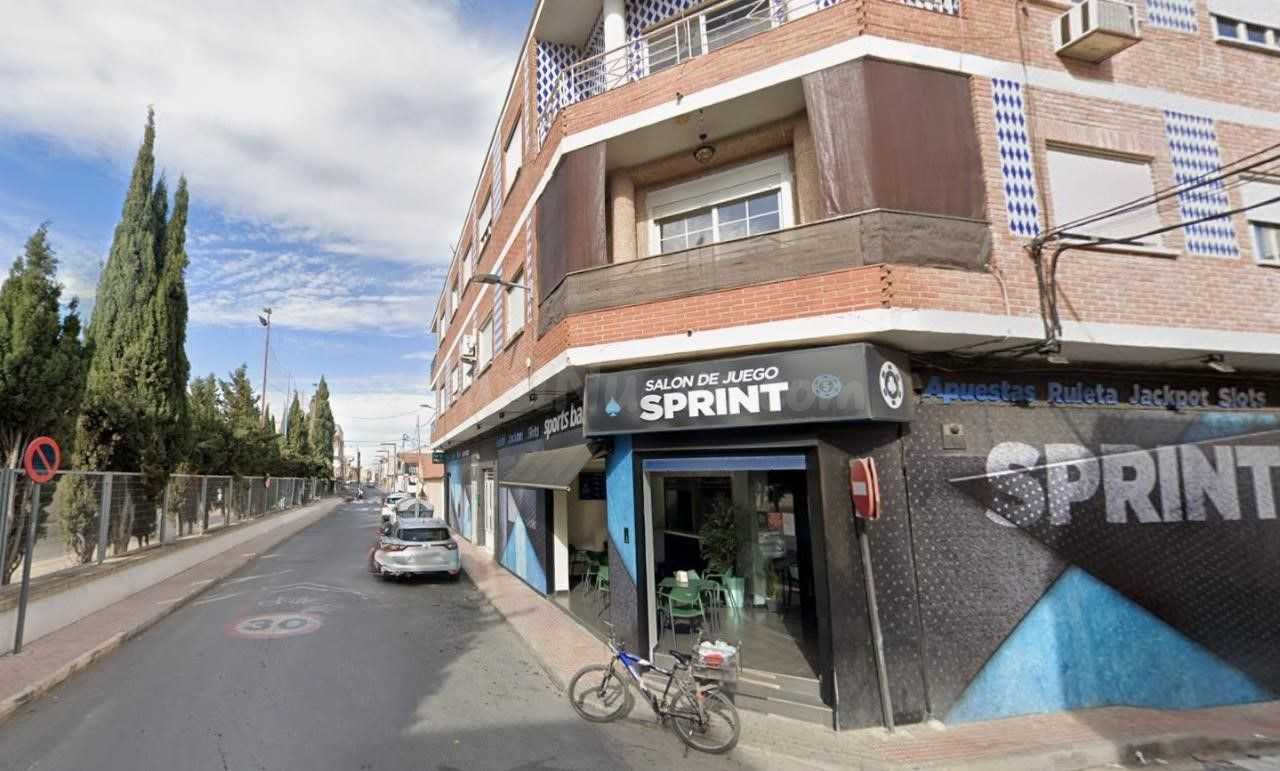 SE VENDE PISO ALQUILADO EN Plaza Alfonso Escamez Nº 1 Torres - foto 3