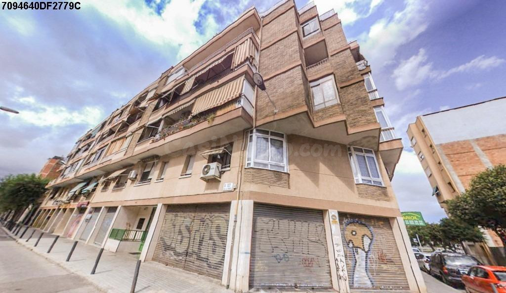 Se vende Piso OKUPADO en Natzaret 6 Hospitalet de Llobregat  - foto 4