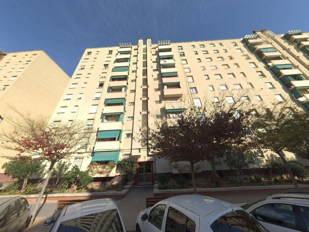 Se vende Piso OKUPADO en Aprestadors 11 Sabadell, (Barcelona - foto 4