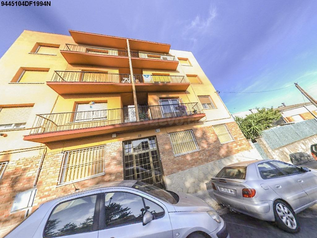 Se vende Piso OKUPADO en Sant Jordi 22 Rubí, (Barcelona).