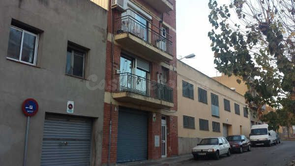 Se vende Piso OKUPADO en Plaute 1 Sabadell, (Barcelona). - foto 2