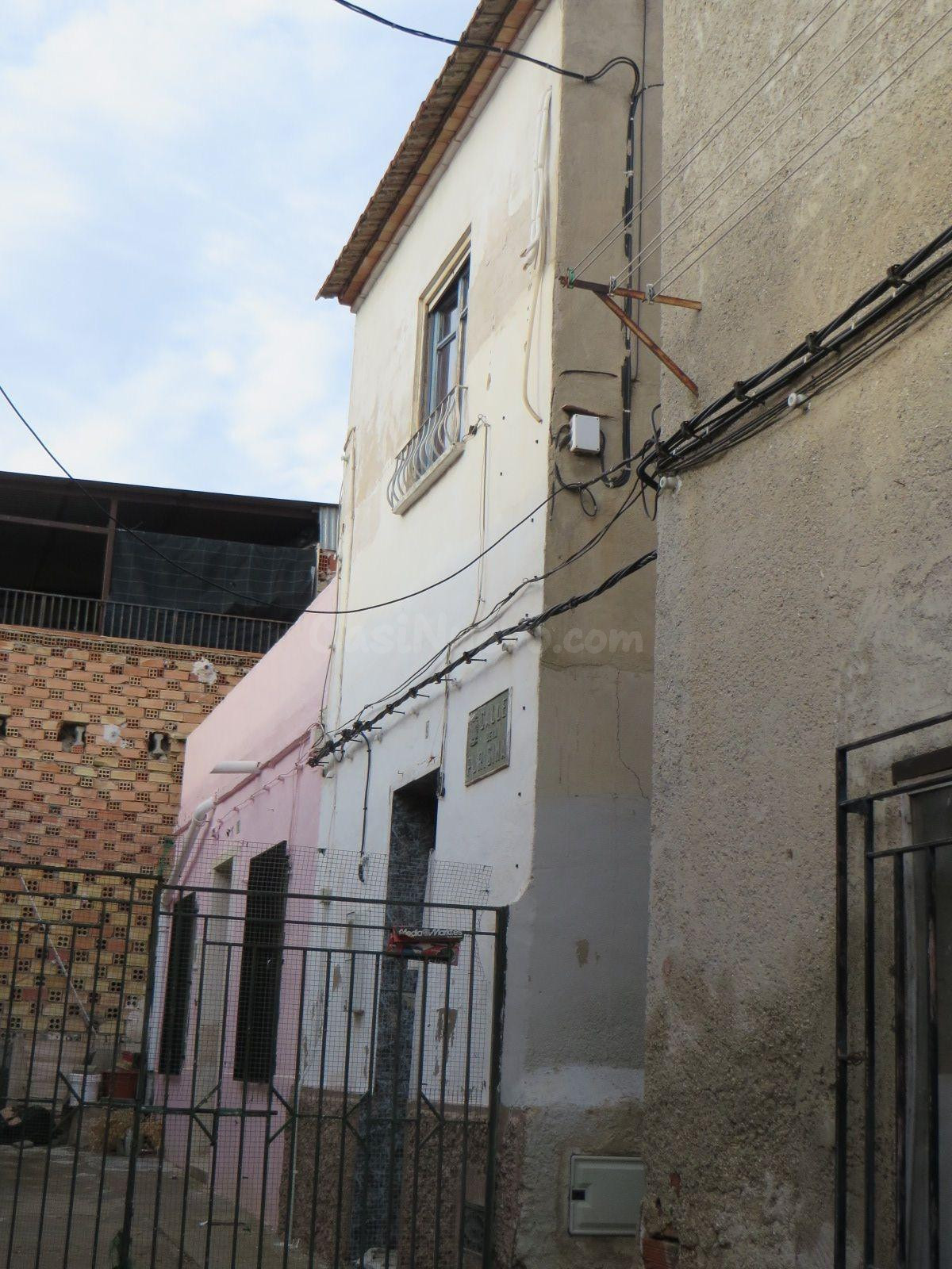 Se vende Casa Adosada OKUPADA en Purisima 3 Murcia, (Murcia).