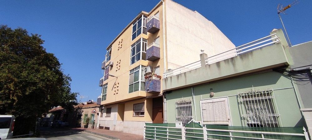 Se vende Piso OKUPADO en Calle Calle Carril Torre Ibañez 25 Murcia, (Murcia).