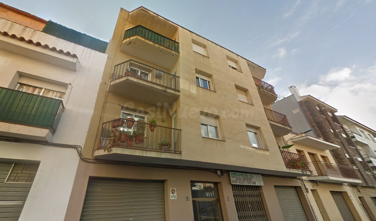 Se vende Piso OKUPADO en Calle Angel Guimera 27 Sant Pere de Ribes, (Barcelona).