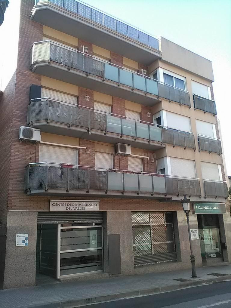 Se vende Local OKUPADO en Sant Lluis (De) 5 Montornès del Vallès, (Barcelona).