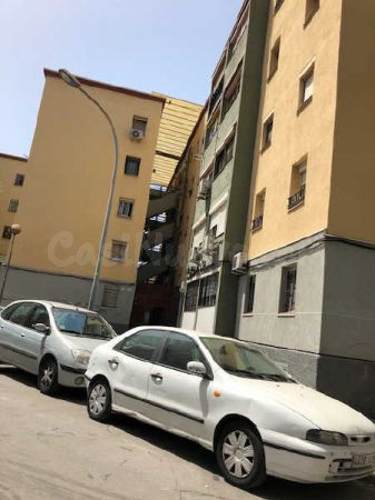 Se vende Piso OKUPADO en Córdova 27 de Badalona, Barcelona.