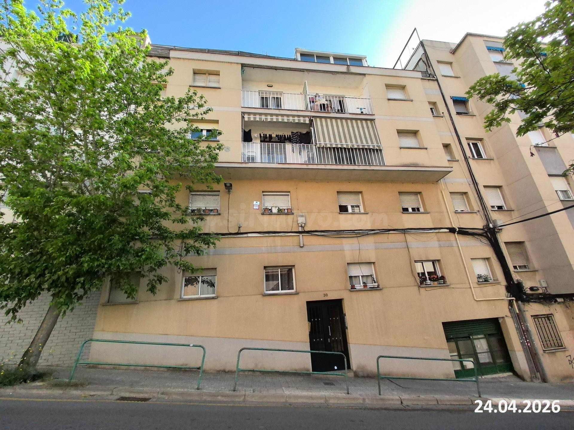 Se vende Piso OKUPADO en Verge De Montserrat 30 Ripollet, (B - foto 4