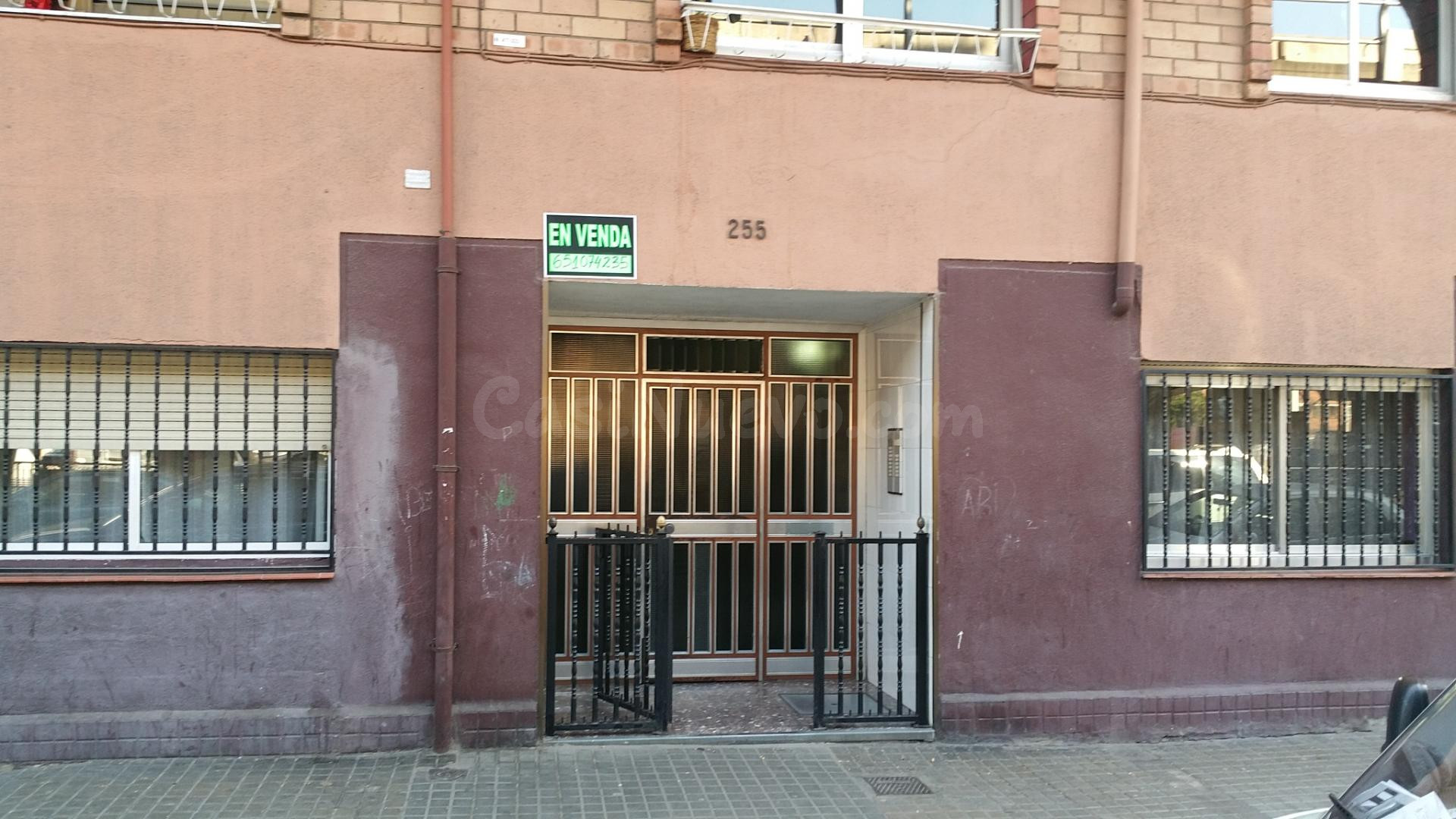 Se vende Piso OKUPADO en Marqués de Montroig 255 de Badalona - foto 3