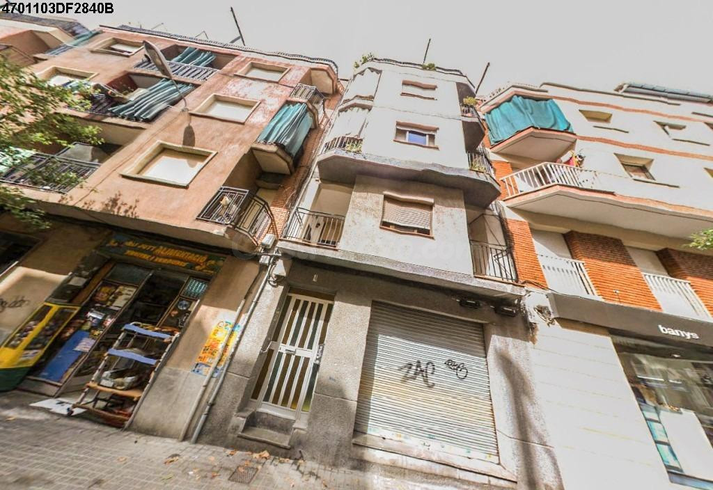 Se vende Piso OKUPADO en Sant Pere 4 Hospitalet de Llobregat (L'), (Barcelona).