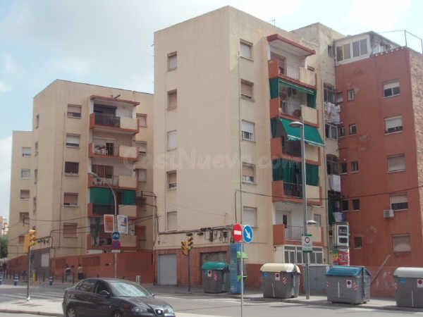 Se vende Piso OKUPADO en Isabel La Catolica 78 Hospitalet de Llobregat (L'), (Barcelona).