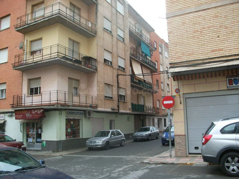 Se vende Piso OKUPADO en Almansa 8 Cartagena, (Murcia). - foto 3