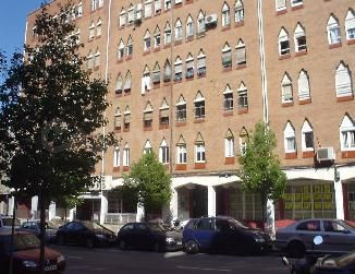 Se vende Piso OKUPADO en Alts Forns 87 Barcelona, (Barcelona - foto 2