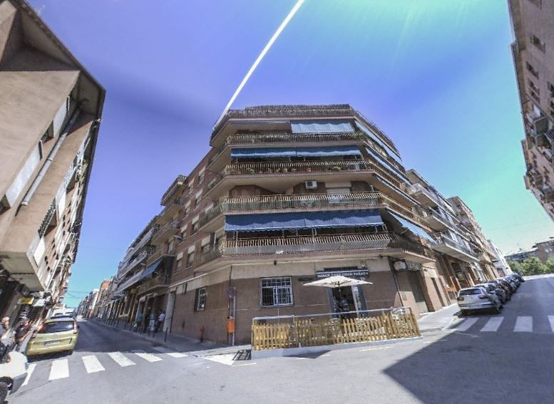 Se vende Piso OKUPADO en Menendez Y Pelayo 225 Terrassa, (Barcelona).