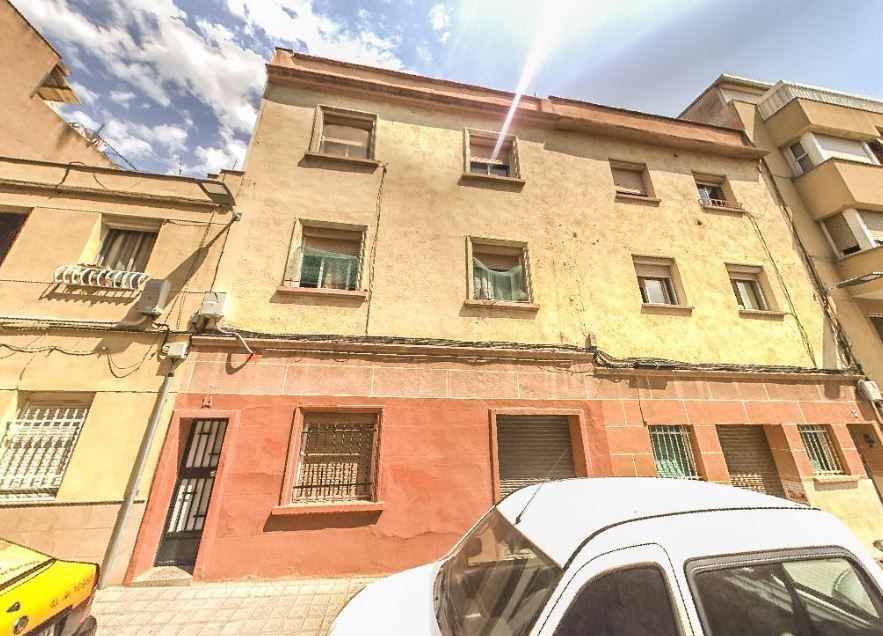 Se vende Piso OKUPADO en Catasus 14 Barcelona, (Barcelona).