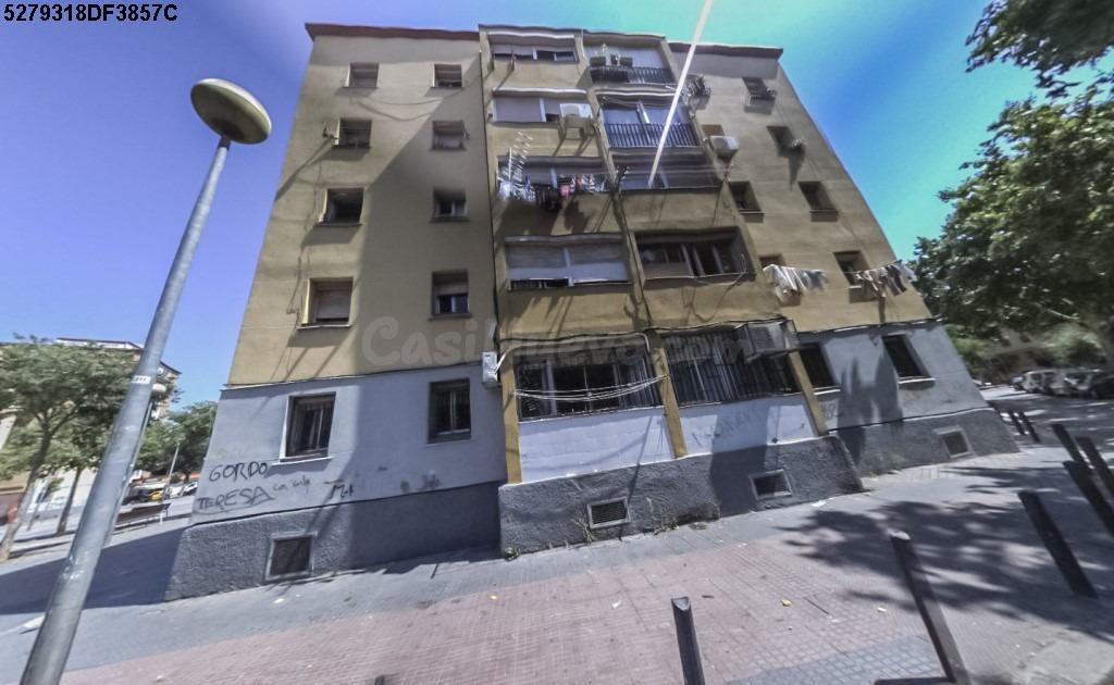 Se vende Piso OKUPADO en Cáceres 14 de Badalona, Barcelona. - foto 4