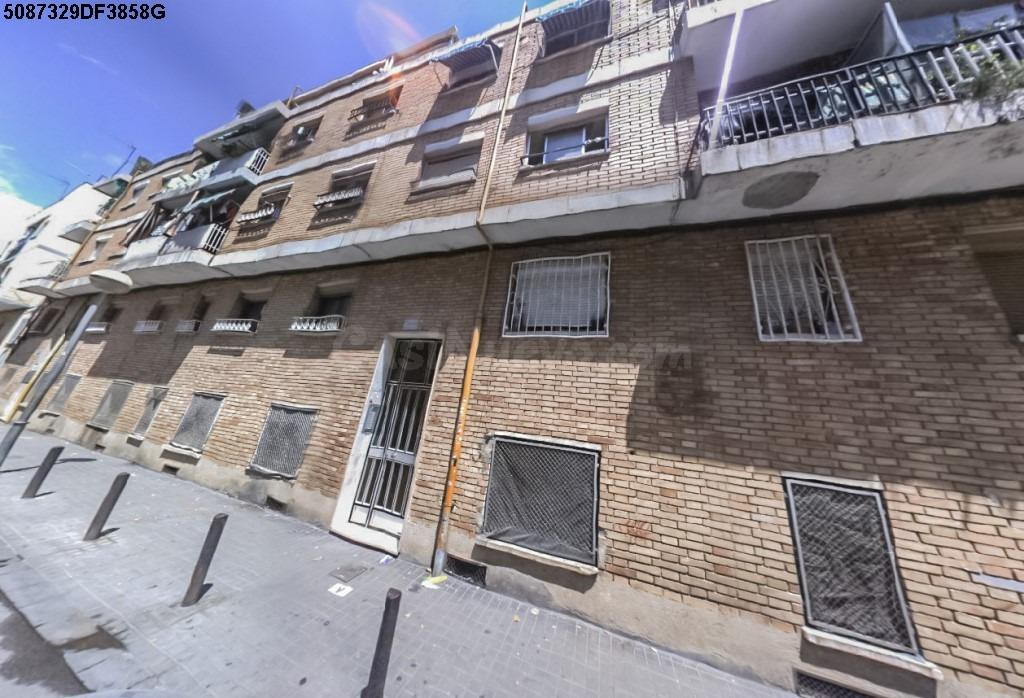 Se vende Piso OKUPADO en Orio 21 de Badalona, Barcelona. - foto 4