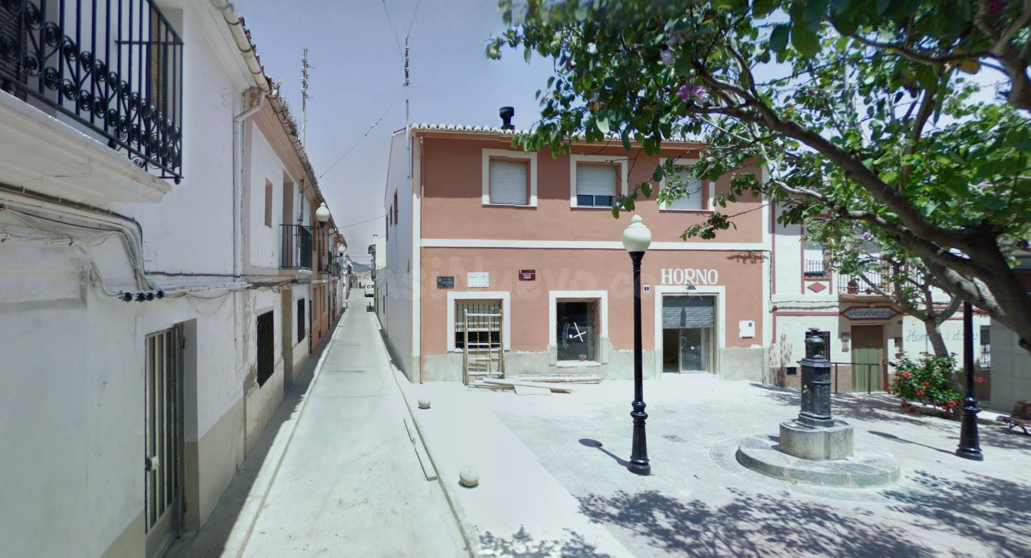 Se vende Casa Adosada OKUPADA en Calle J Berenguer 5 Algimia - foto 2