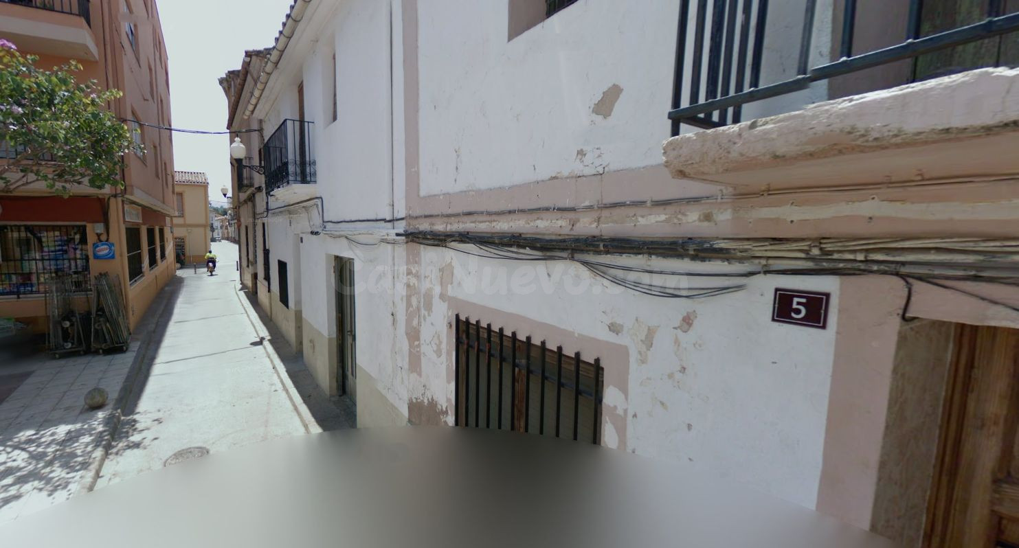Se vende Casa Adosada OKUPADA en Calle J Berenguer 5 Algimia - foto 3