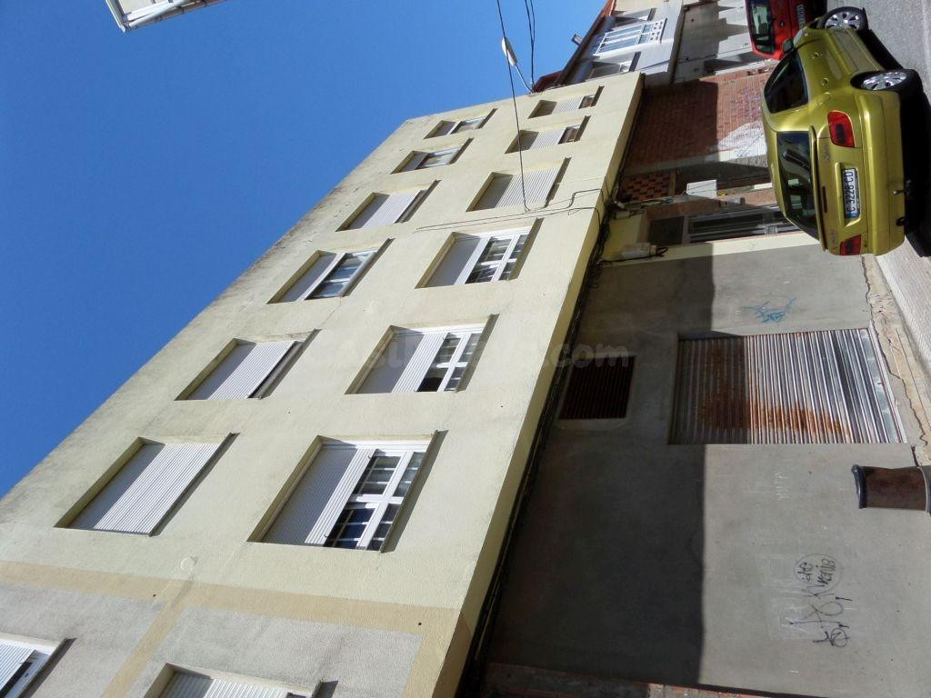 Se vende piso OKUPADO en Calle Calle Eduardo Pondal 18 Ribeira, (A Coruña).