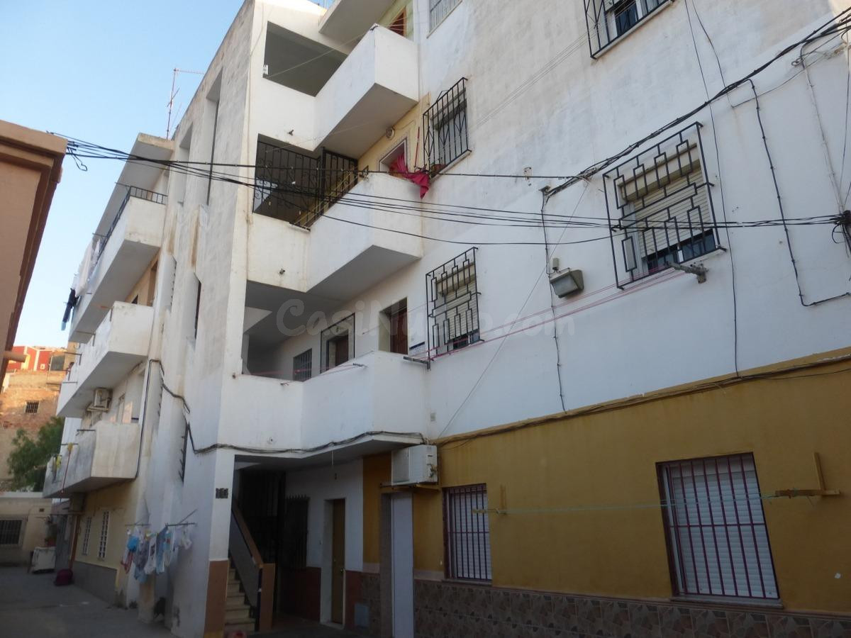 Se vende Piso OKUPADO en CL TRAIÑA 10 Almería, (Almería). - foto 4