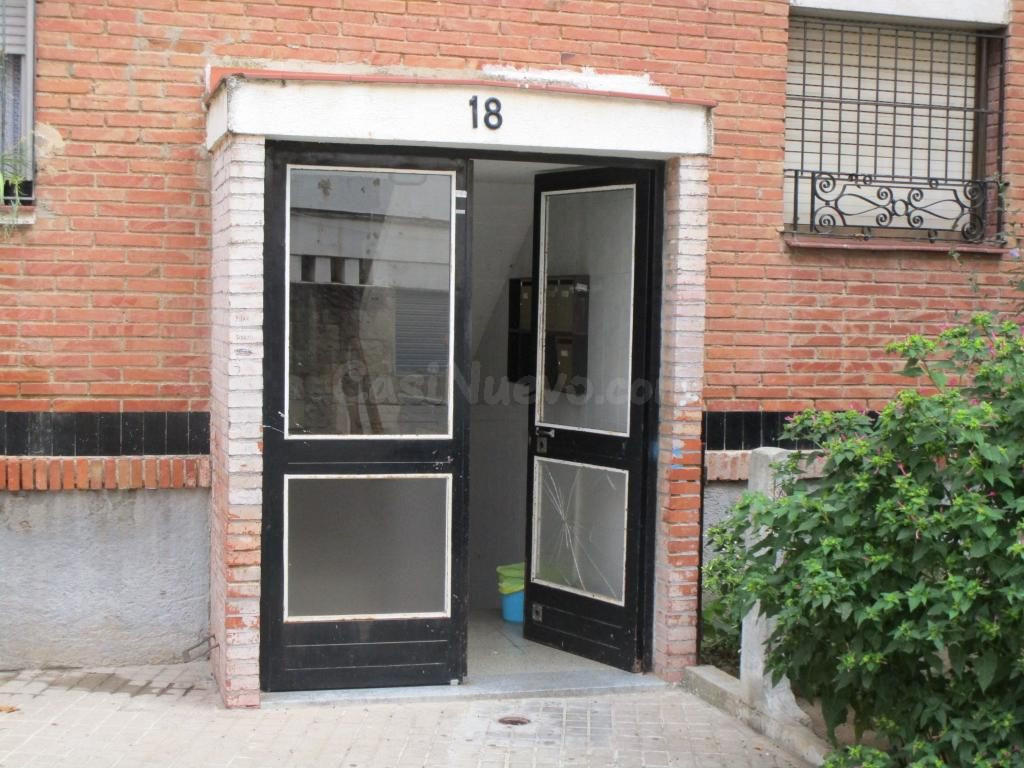 Se vende Piso OKUPADO en Calle del Mas Canals 18 Sabadell, ( - foto 2