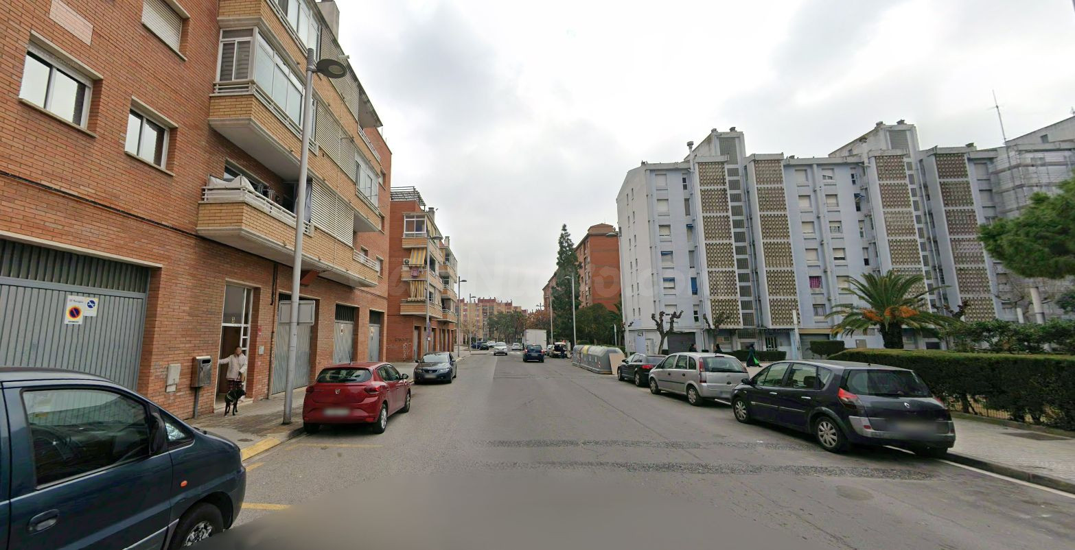 Se vende Piso OKUPADO en Calle Riu Llobregat 4 Tarragona, (T - foto 2