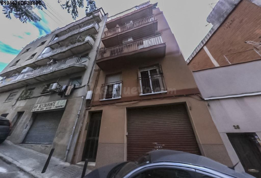 Se vende Piso OKUPADO en Calle Pallaresa 28 de Badalona, Bar - foto 4
