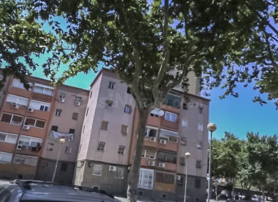 Se vende Piso en Calle Alfons XII 794 de Badalona, Barcelona.