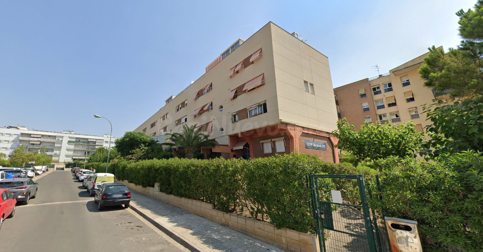 Se vende Piso OKUPADO en Calle Riu Besos 3 Tarragona, (Tarragona).