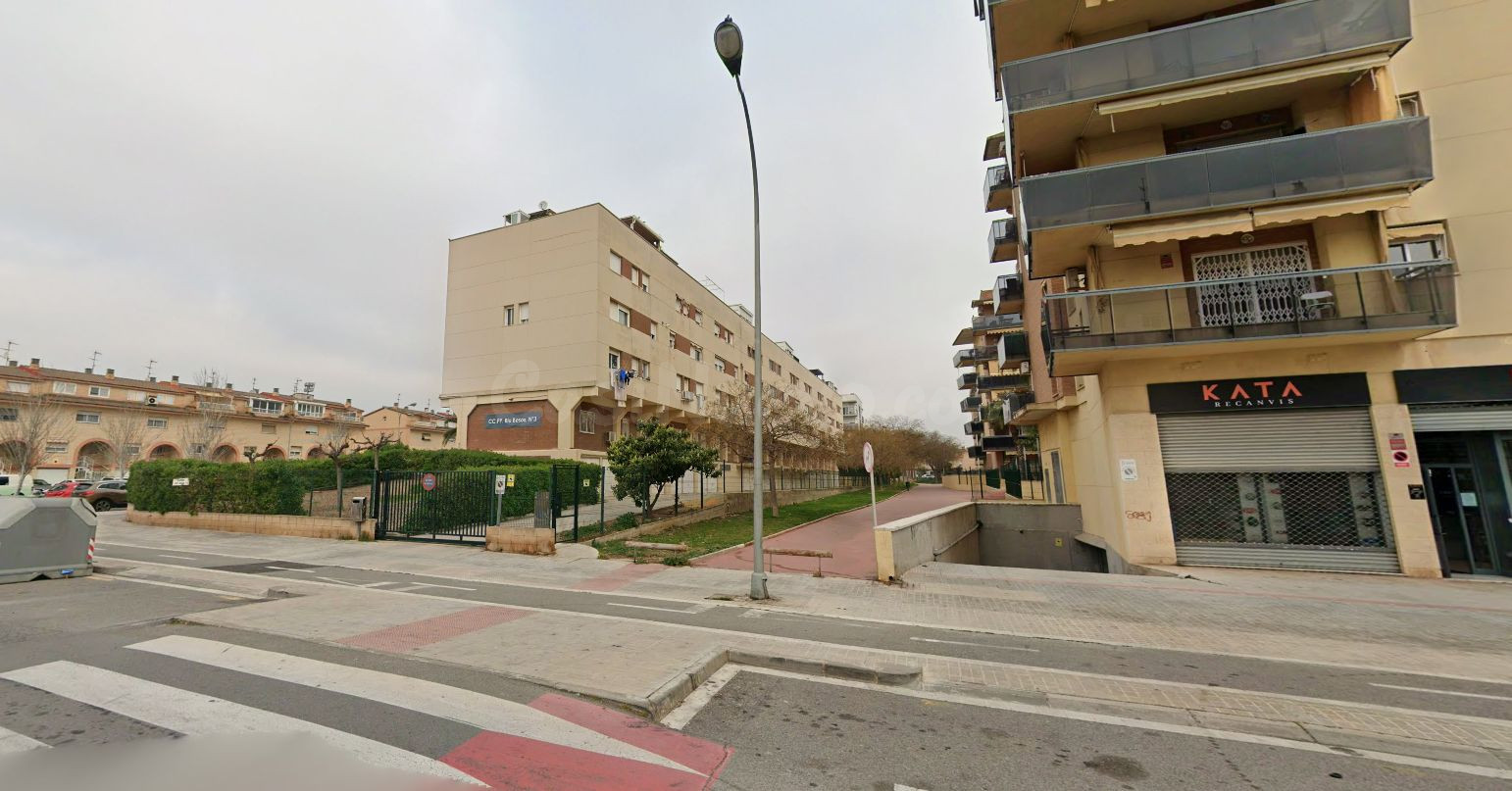 Se vende Piso OKUPADO en Calle Riu Besos 3 Tarragona, (Tarra - foto 2