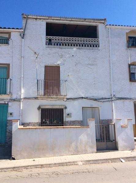 Se vende Casa Adosada OKUPADA en Calle Vista Alegre 19 Beas de Segura, (Jaén).